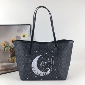 Coach Tote In Signature Canvas With Halloween Graphic Bag Purse